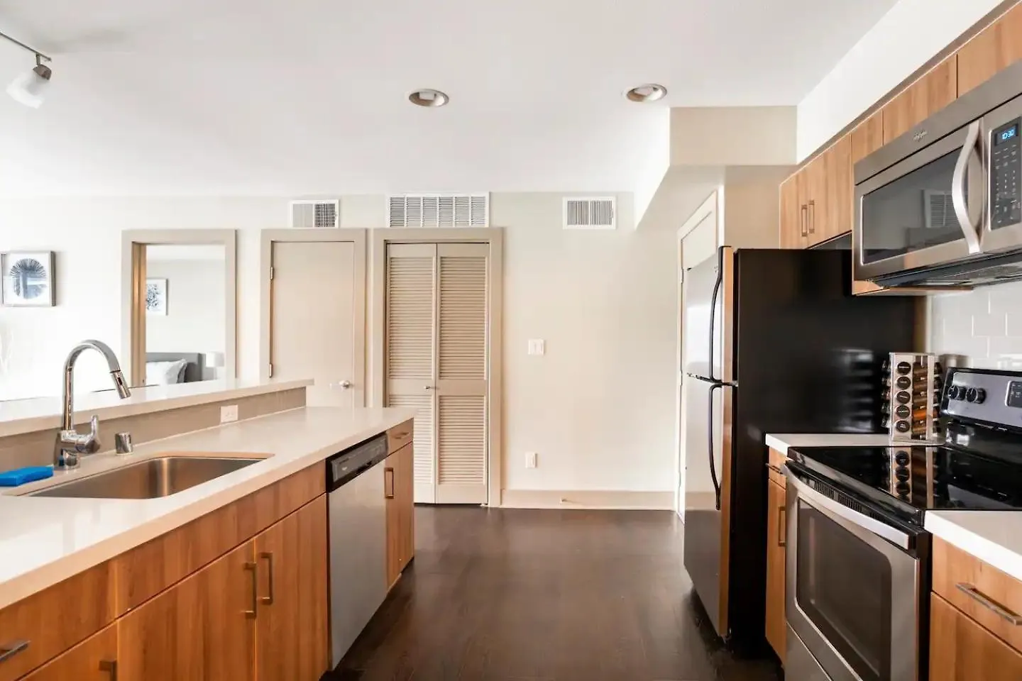 Aparthotel Harbor Views ,Luxury Condo, Venice&Marina Los Angeles United States